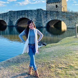 Meet your Posher, Genevive